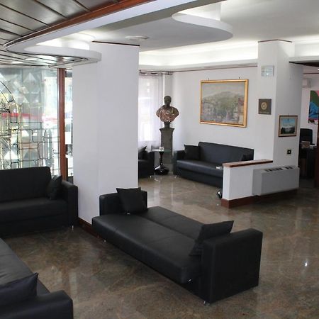 Hotel Augustus à Ottaviano Extérieur photo