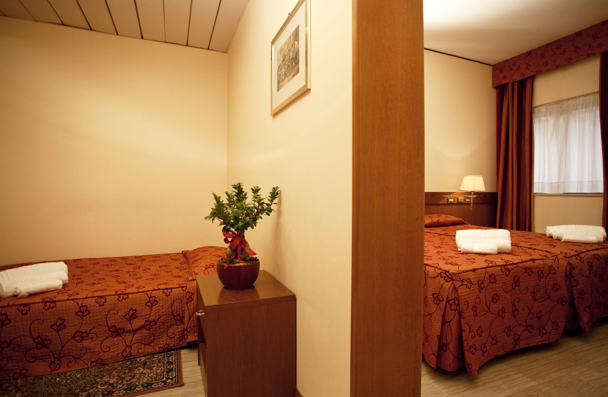 Hotel Augustus à Ottaviano Extérieur photo