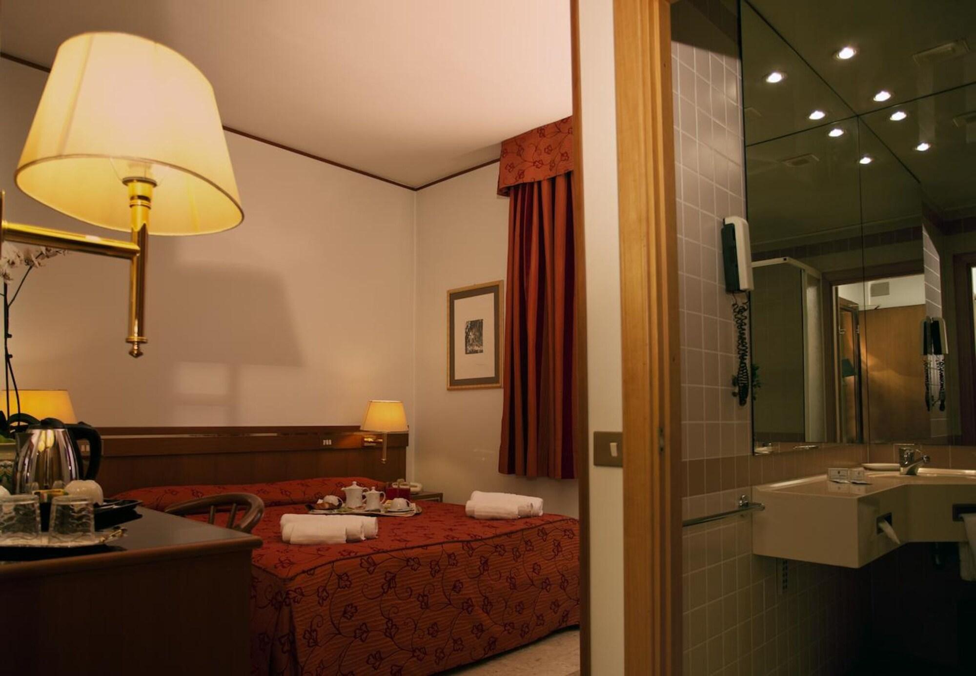 Hotel Augustus à Ottaviano Extérieur photo