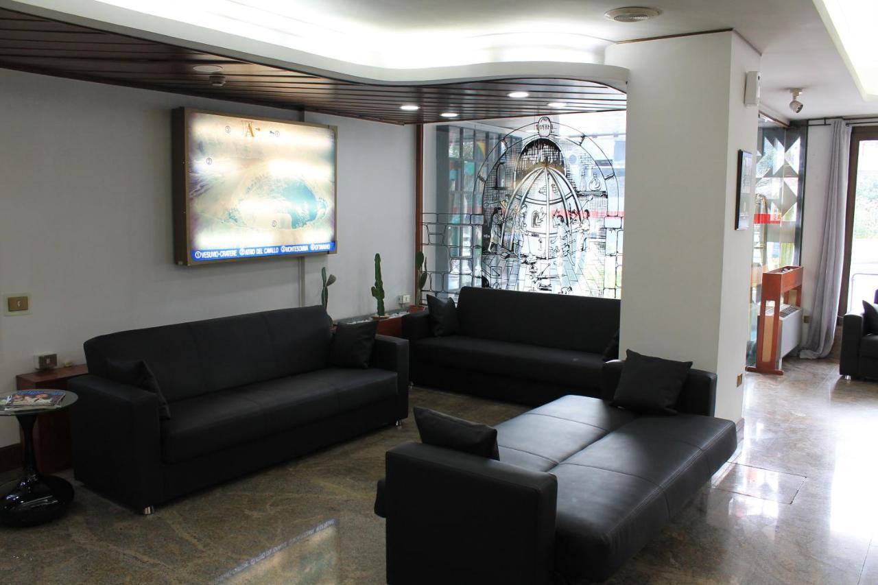 Hotel Augustus à Ottaviano Extérieur photo