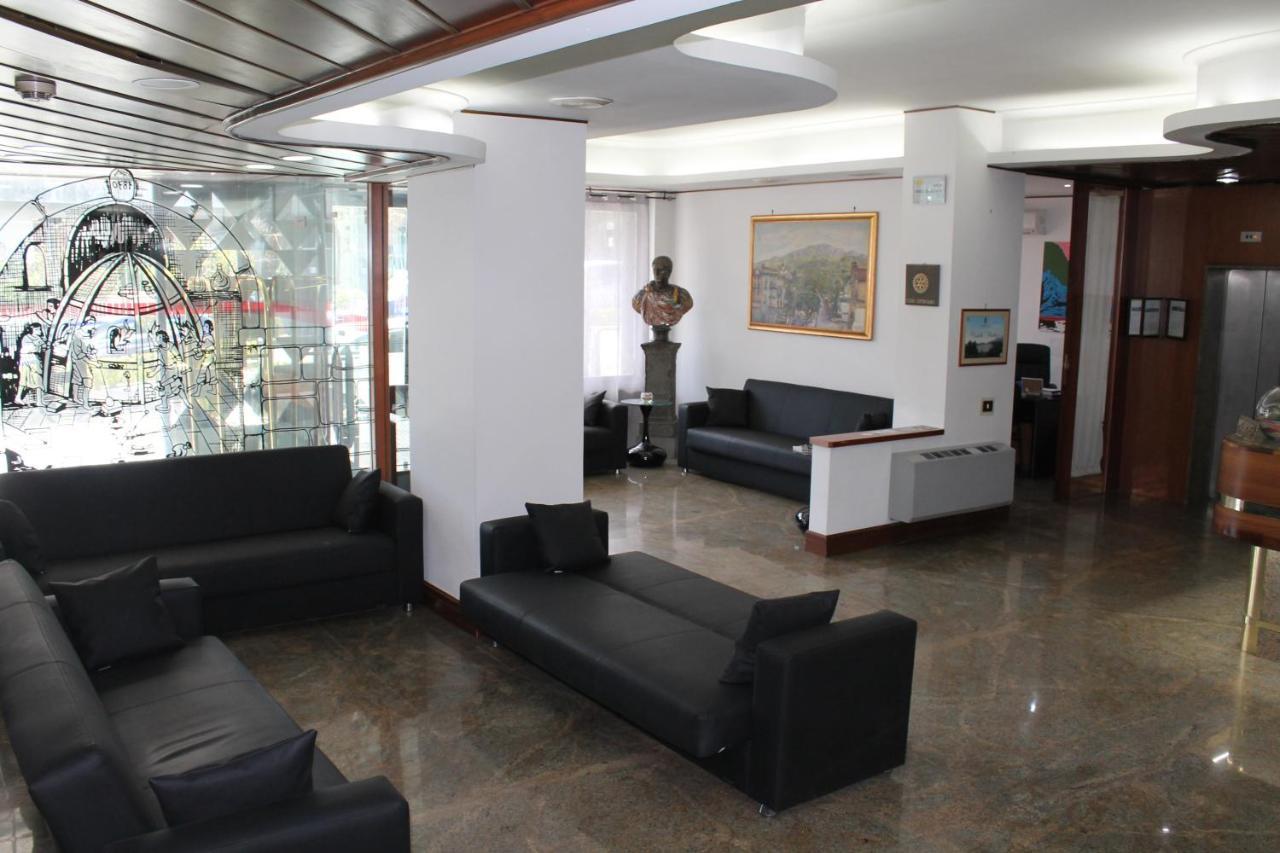 Hotel Augustus à Ottaviano Extérieur photo