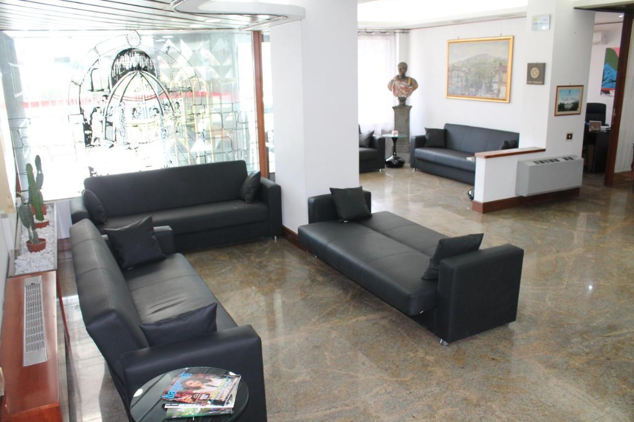 Hotel Augustus à Ottaviano Extérieur photo